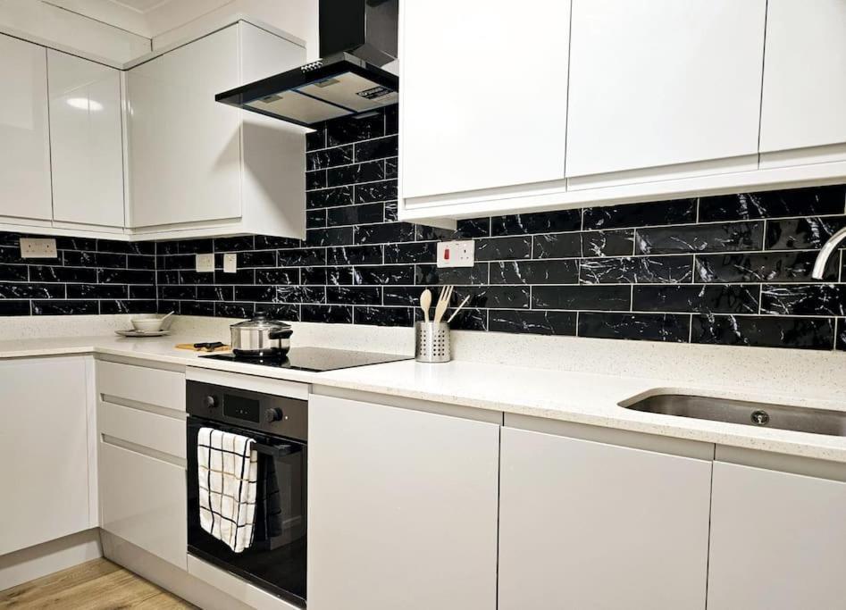 Apartament Wonderful In Wembley Londra